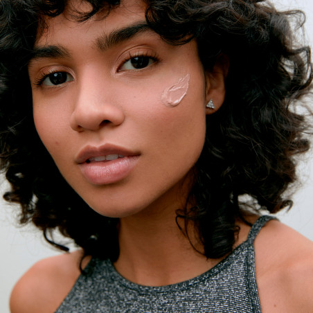 BB Crème NIVEA Hydratation 24h Teinte médium + éclat FPS 15 Essentials 50ml