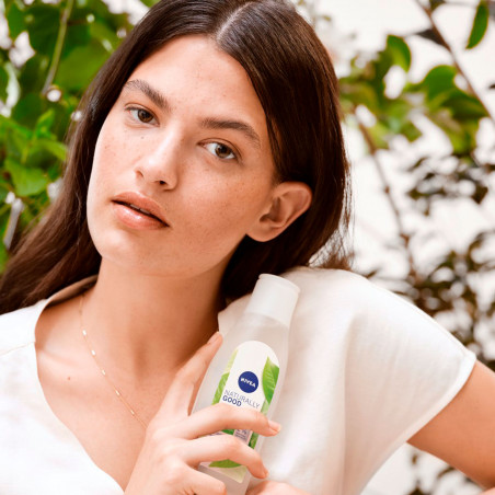 Lotion tonique visage NIVEA Rafraîchissante Thé vert BIO Naturally Good 200ml