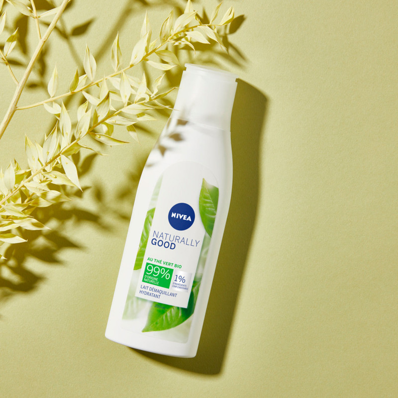 Pack de 3 - Lait démaquillant visage NIVEA Hydratant Thé vert BIO Naturally Good 200ml