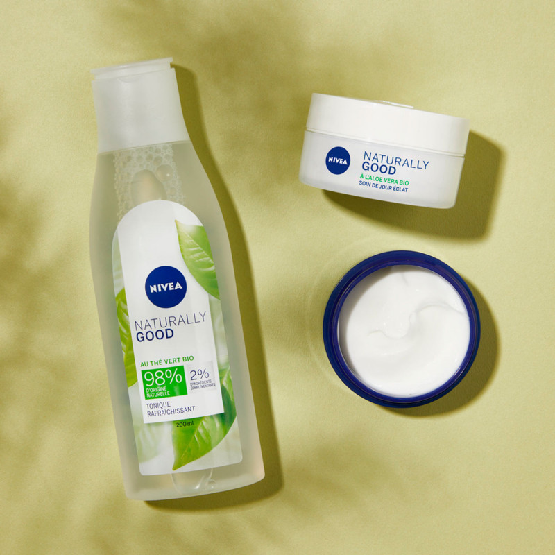 Pack de 3 - Lotion tonique visage NIVEA Rafraîchissante Thé vert BIO Naturally Good 200ml