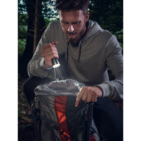 Varta - Torche LED Outdoor sport ROUGE + 3 piles AAA Varta - Torche LED Outdoor sport ROUGE + 3 piles AAA