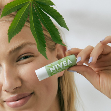 Stick soin des lèvres LABELLO Hydratation 24h Chanvre Vegan Naturally 5,2ml