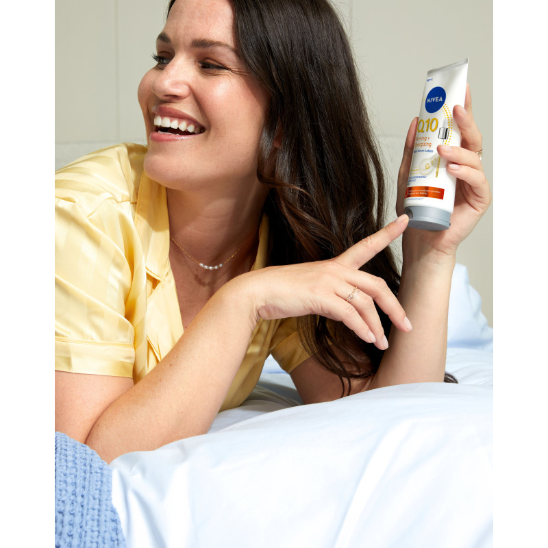 Pack de  2 - Nivea - Sérum Lait Revitalisant Fermeté Q10 + Vitamine C 200ml (**)