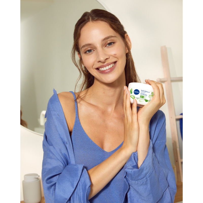 Pack de  3 - Nivea - NATURALLY GOOD Crème Multi-usages Aloe Vera BIO pot 200ml